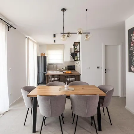 Vila In Croatia Near Adriatic Coast