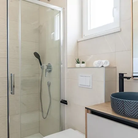 Vila In Croatia Near Adriatic Coast