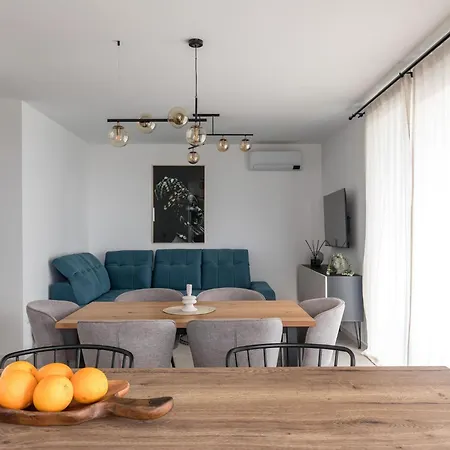 In Croatia Near Adriatic Coast Vila *